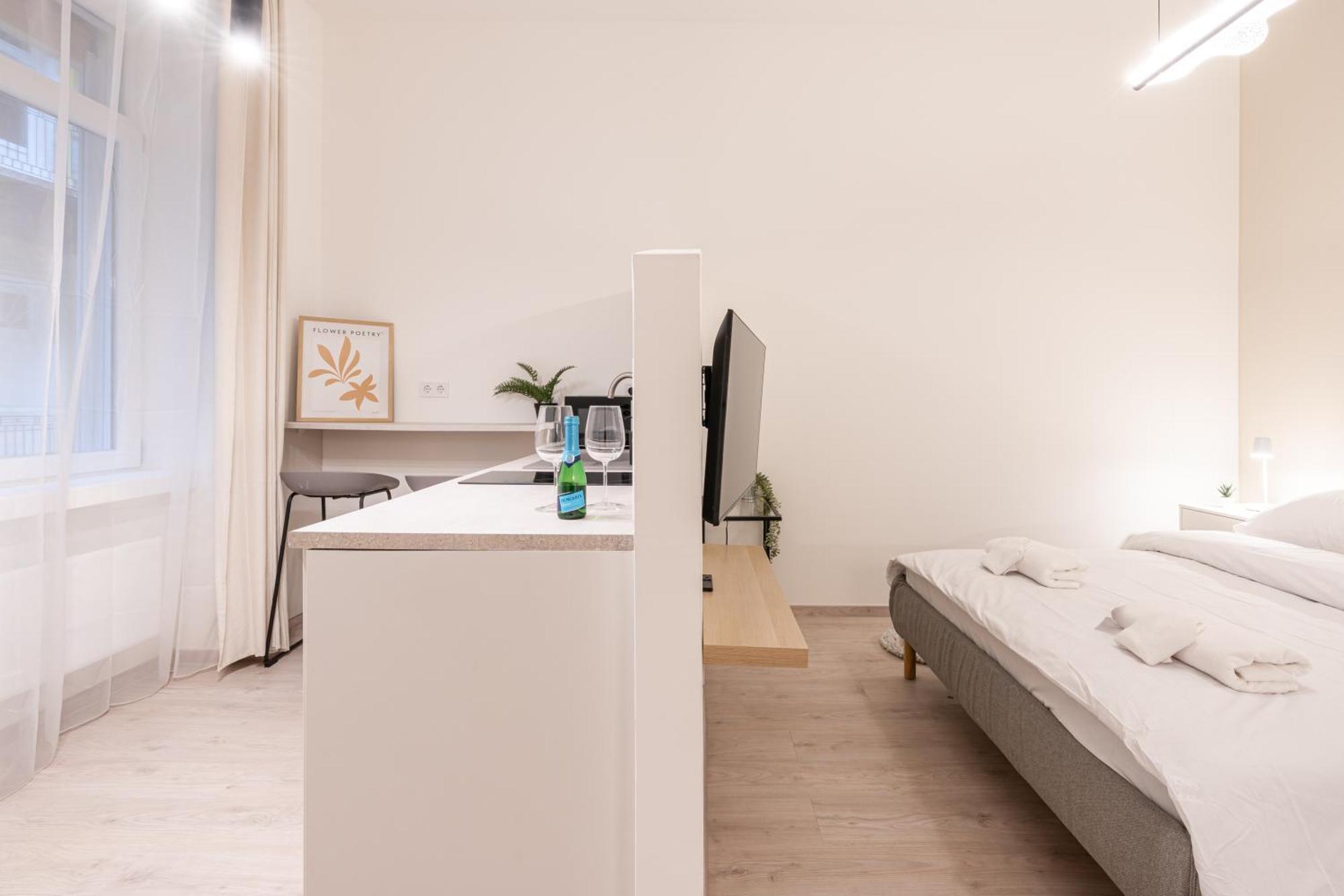 Kl31 - Urban Escape - Prime Location - Klauzal Square By Bqa Lägenhet Budapest Exteriör bild